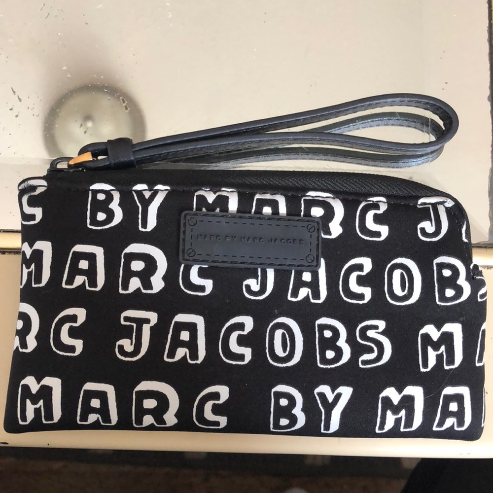 Marc by Marc Jacobs wristlet